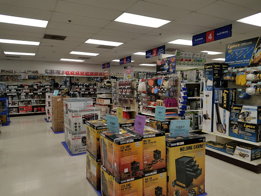 Hardware Store «Harbor Freight Tools», reviews and photos, 940 W Dundee Rd, Arlington Heights, IL 60004, USA