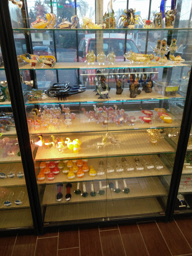 Tobacco Shop «Smoker City Emporium (Smoke Shop)», reviews and photos, 3313 W Colorado Ave, Colorado Springs, CO 80904, USA