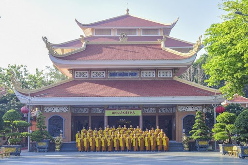 Hoang Phap Pagoda
