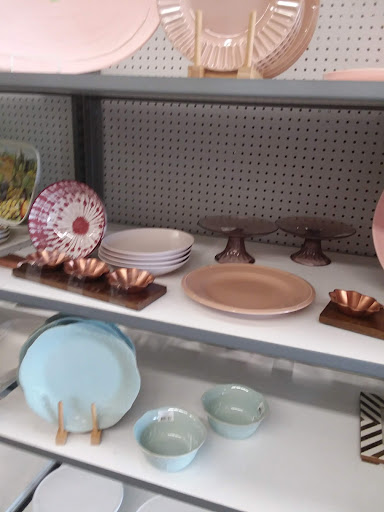 Home Goods Store «Tuesday Morning», reviews and photos, 2188 E 116th St, Carmel, IN 46032, USA