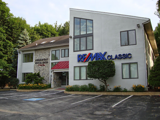 Real Estate Agency «Brett Furman Group - Re/Max Classic», reviews and photos, 528 Lancaster Ave, Wayne, PA 19087, USA