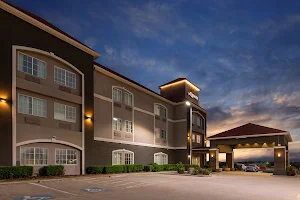 La Quinta Inn & Suites by Wyndham Bridgeport image