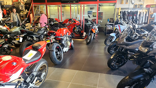 Munroe Motors