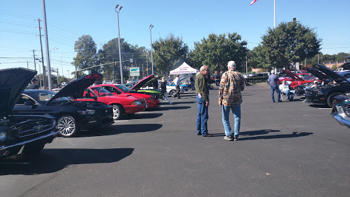 Car Dealer «Landers Ford», reviews and photos, 2082 W Poplar Ave, Collierville, TN 38017, USA