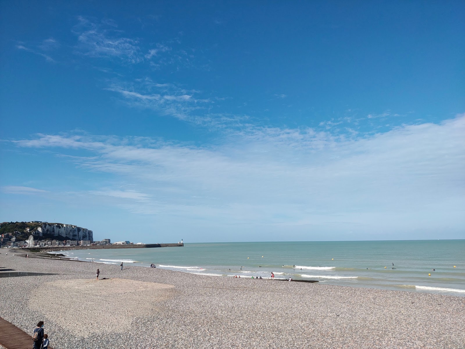 Photo of Plage de Mers-les-Bains amenities area