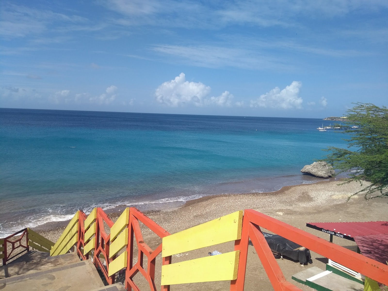 Foto van Playa Forti en de nederzetting