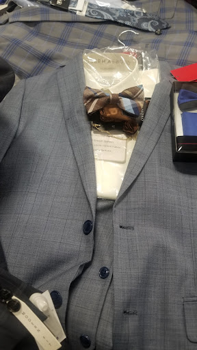 Clothing Store «K&G Fashion Superstore», reviews and photos, 4009 W Airport Fwy, Irving, TX 75062, USA