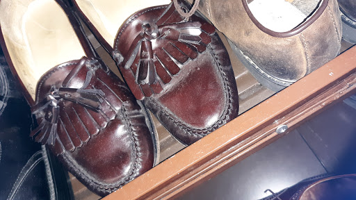 Thrift Store «Village Discount Outlet Store 01», reviews and photos, 6419 S Kedzie Ave, Chicago, IL 60629, USA