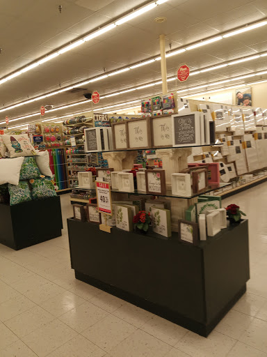 Craft Store «Hobby Lobby», reviews and photos, 840 E Rollins Rd, Round Lake Beach, IL 60073, USA
