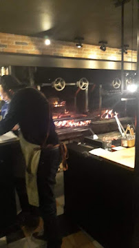 Atmosphère du Restaurant de tapas Chez Woody - Restaurant barbecue et tapas Vannes - n°12