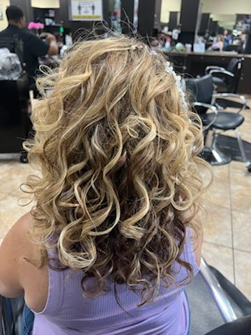 Beauty Salon «Corona Beauty Salon 