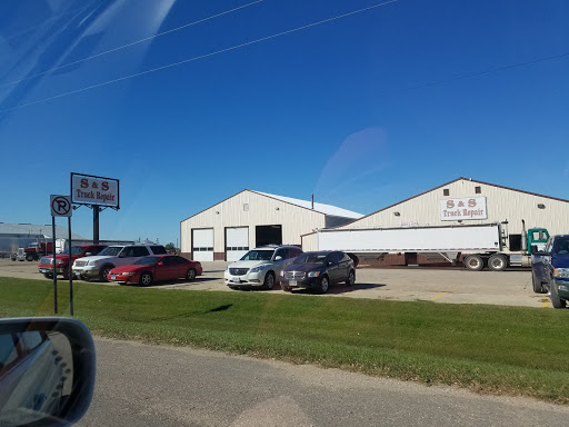 S & S Truck Repair in Pipestone, Minnesota