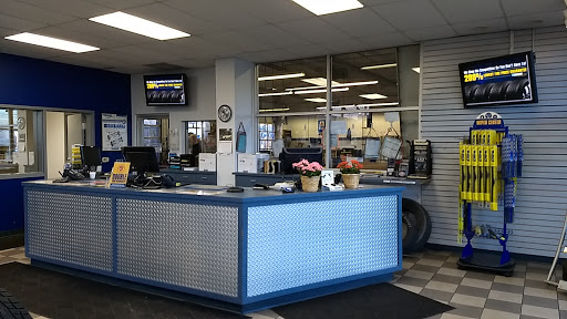 Tire Shop «Tireman Auto Service Centers», reviews and photos, 25998 N Dixie Hwy, Perrysburg, OH 43551, USA
