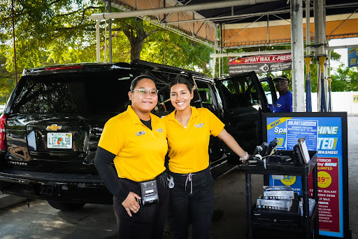 Sparkling Image Car Wash en Ventura