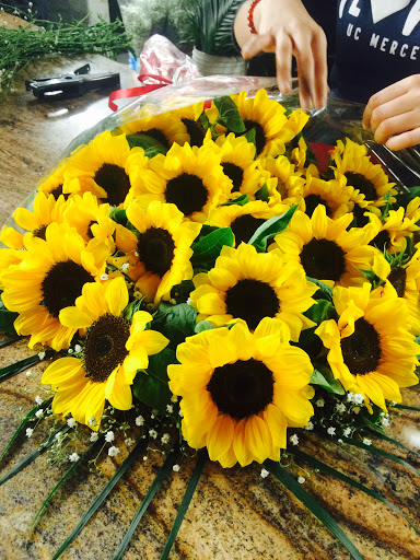 Florist «Century Flower Market», reviews and photos, 4701 W Century Blvd, Inglewood, CA 90304, USA