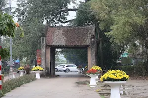 Cổng làng Mông Phụ image