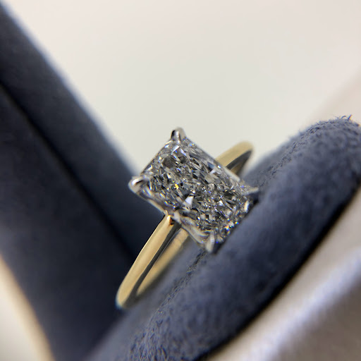 Jewelry Store «Henry C Reid & Son», reviews and photos, 1591 Post Rd, Fairfield, CT 06824, USA