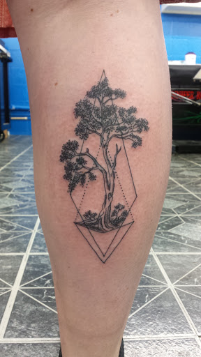 Tattoo Shop «Genuine Tattoo Co LLC», reviews and photos, 729 S Walnut St, Bloomington, IN 47401, USA