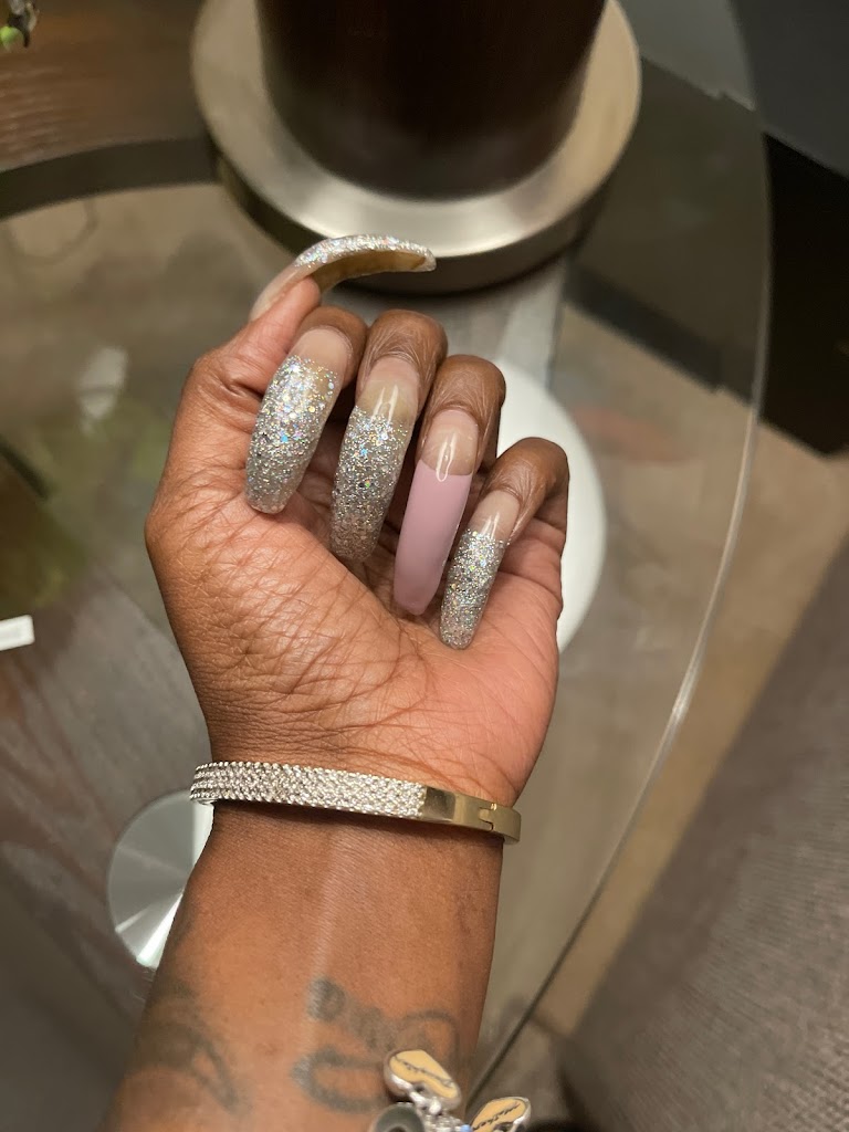 Maggie Nails & Spa 28786