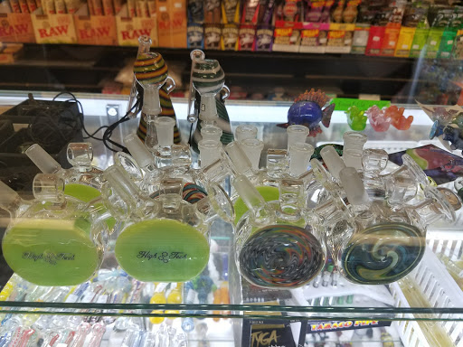 Tobacco Shop «Glass Monkey Smoke Shop», reviews and photos, 7309 E Stetson Dr, Scottsdale, AZ 85251, USA