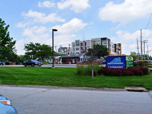 Car Wash «Waterway Gas & Wash», reviews and photos, 10559 Old Olive Street Rd, Creve Coeur, MO 63141, USA