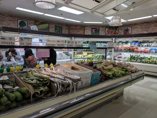 Korean Grocery Store «Lotte Plaza Market - Gaithersburg», reviews and photos, 221 Muddy Branch Rd, Gaithersburg, MD 20878, USA