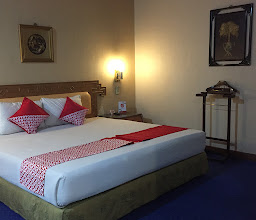 OYO 821 Hotel Dinasti photo