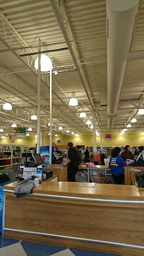 Thrift Store «Goodwill - Roseville, MN - Cleveland Avenue», reviews and photos, 2500 Cleveland Ave N, Roseville, MN 55113, USA