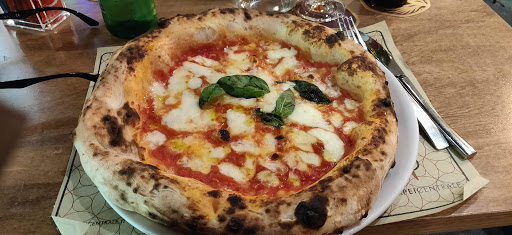 Pompei Centrale Pizzeria Hamburger Bistrot in Pompei, Città Metropolitana di Napoli