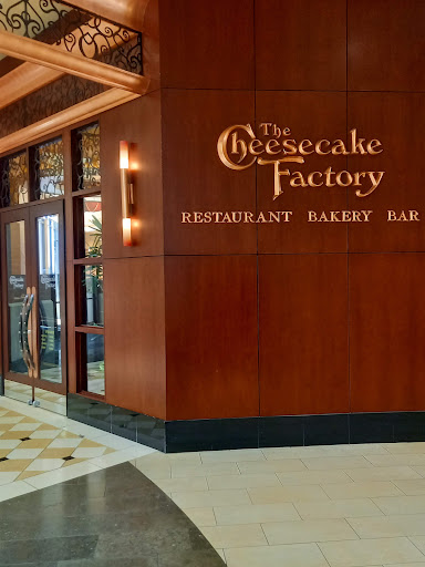 Restaurant «The Cheesecake Factory», reviews and photos, 101 Jordan Creek Parkway, West Des Moines, IA 50266, USA