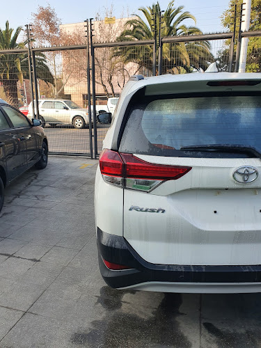 Opiniones de Toyota Summit Motors Matta -Ventas en Peñalolén - Concesionario de automóviles