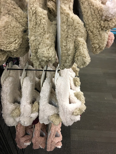 Shoe Store «DSW Designer Shoe Warehouse», reviews and photos, 7616 Farm to Market 1960 Rd W, Houston, TX 77069, USA