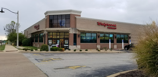 Walgreens, 917 Chesterfield Pkwy E, Chesterfield, MO 63017, USA, 