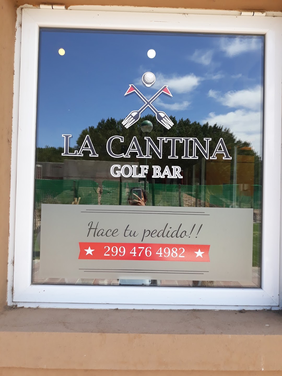 La cantina Golf bar
