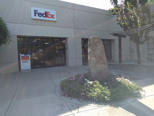 Shipping and Mailing Service «FedEx Ship Center», reviews and photos, 7275 Johnson Dr, Pleasanton, CA 94588, USA
