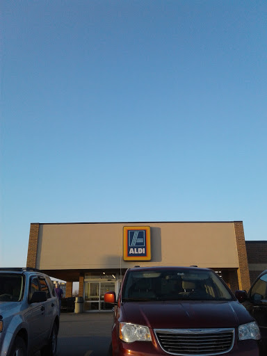 Supermarket «ALDI», reviews and photos, 1530 SW Arvonia Pl, Topeka, KS 66615, USA