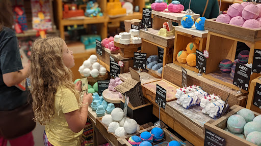 Cosmetics Store «Lush Cosmetics», reviews and photos, 303 Memorial City Way, Houston, TX 77024, USA