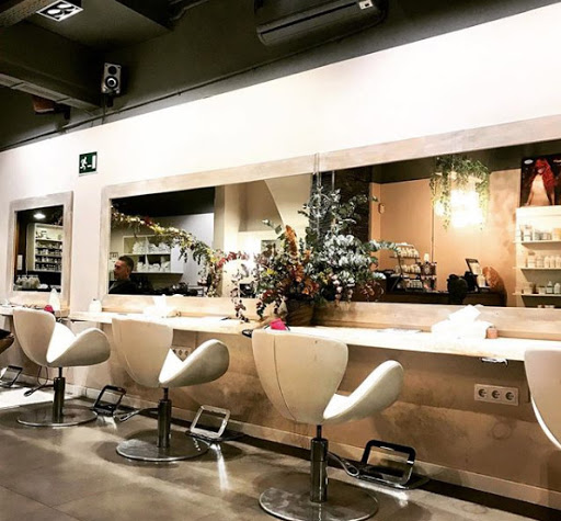 MOD Perruqueria Natural en Sant Andreu de LlAvaneres, Barcelona