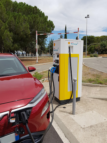 Borne de recharge de véhicules électriques Shell Recharge Station de recharge Montblanc