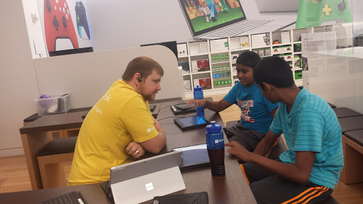 Computer Store «Microsoft Store - The Domain», reviews and photos, 3309 Esperanza Crossing #104, Austin, TX 78758, USA