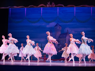 Quenedit Ballet School