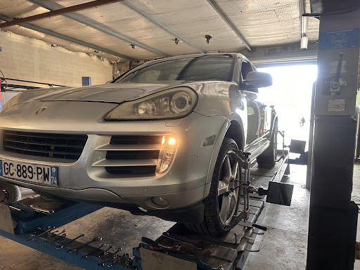 Photo 2 - Garage Suchon