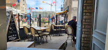 Atmosphère du Restaurant Fish and co à Arromanches-les-Bains - n°2