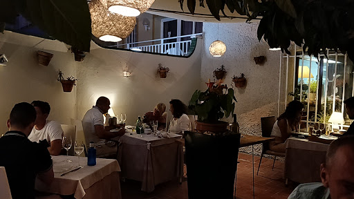 Caliu Restaurant - Av. de España, 18, 29620 Torremolinos, Málaga