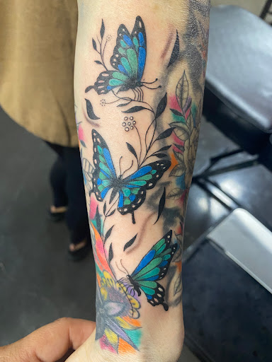 Explore son tattoo ideas, creative tattoo ideas in Naples, available at IndigenousTinta tattoo studio