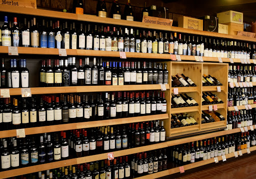 Liquor Store «Wilibees Wines & Spirits-Petaluma», reviews and photos, 309 Lakeville St, Petaluma, CA 94952, USA