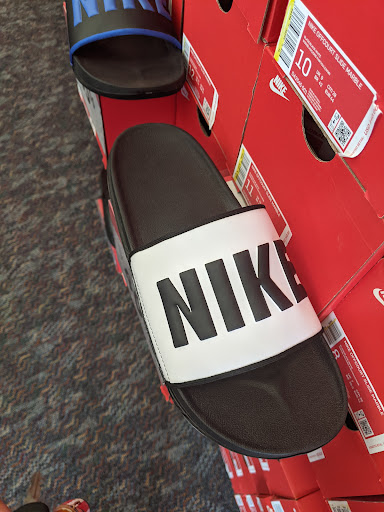 Shoe Store «Shoe Carnival», reviews and photos, 875 Lawrenceville-Suwanee Rd, Lawrenceville, GA 30043, USA