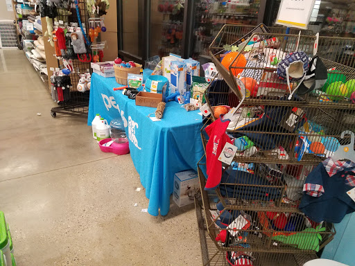 Pet Supply Store «Petco Animal Supplies», reviews and photos, 1425 W Palatine Rd, Hoffman Estates, IL 60192, USA