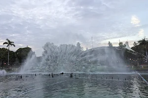 Rizal Park Musical Dancing Fountain image