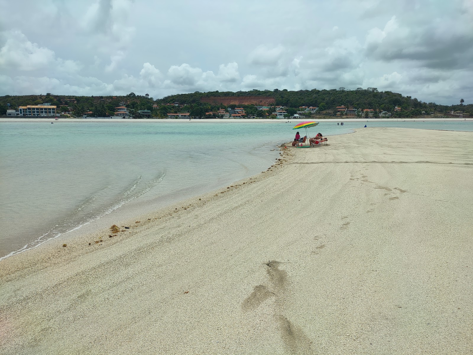 Valokuva Praia do Ponta de Pedras IIista. pinnalla turkoosi puhdas vesi:n kanssa